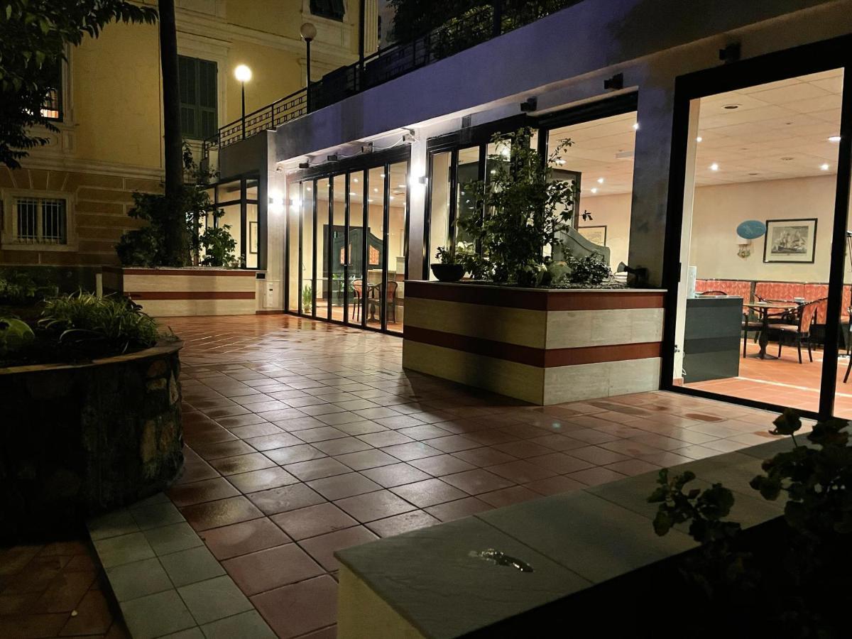 Hotel Miramare Imperia Extérieur photo