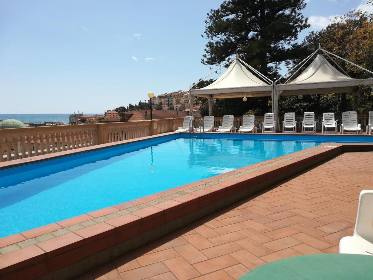 Hotel Miramare Imperia Extérieur photo