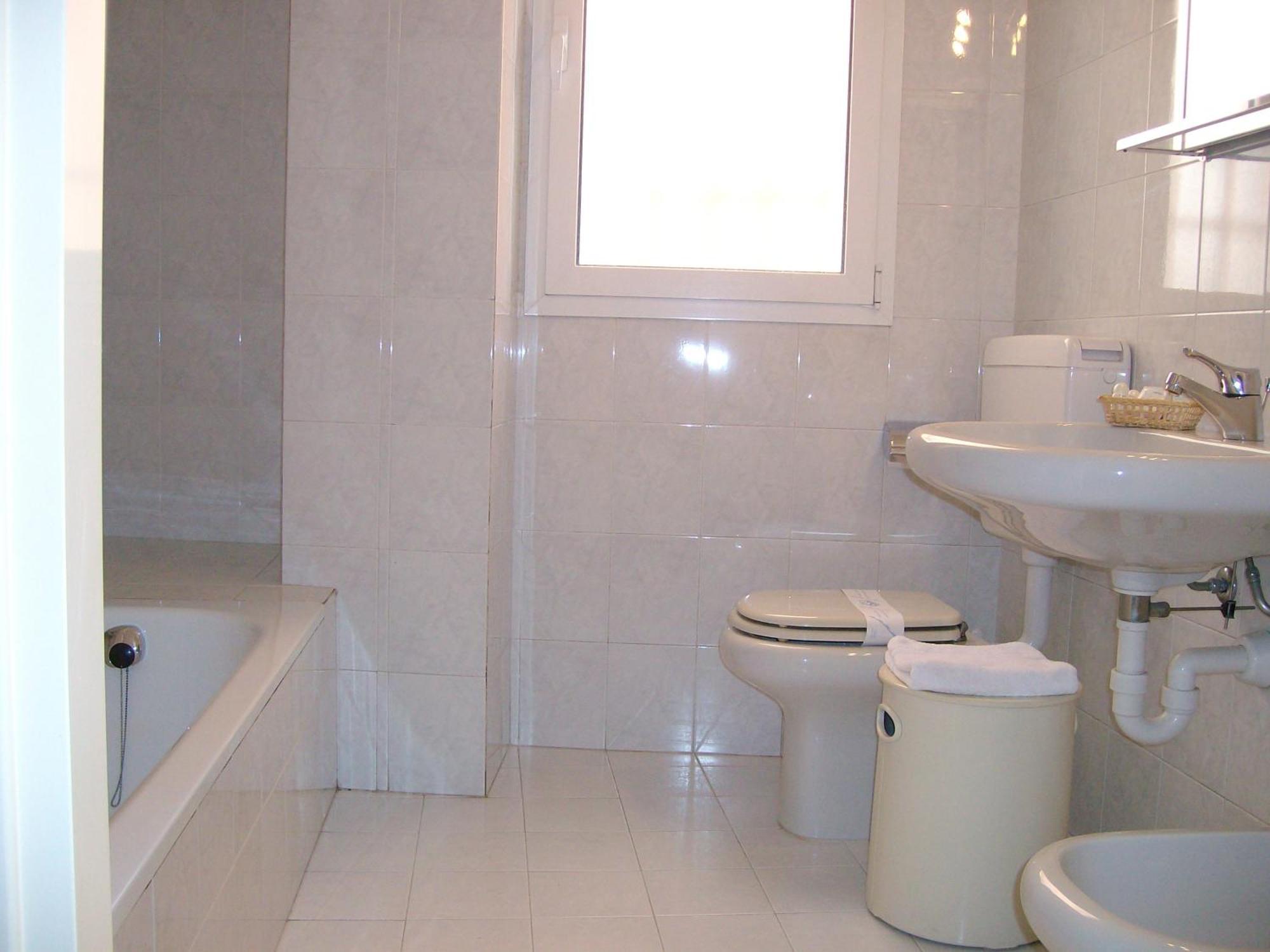 Hotel Miramare Imperia Chambre photo