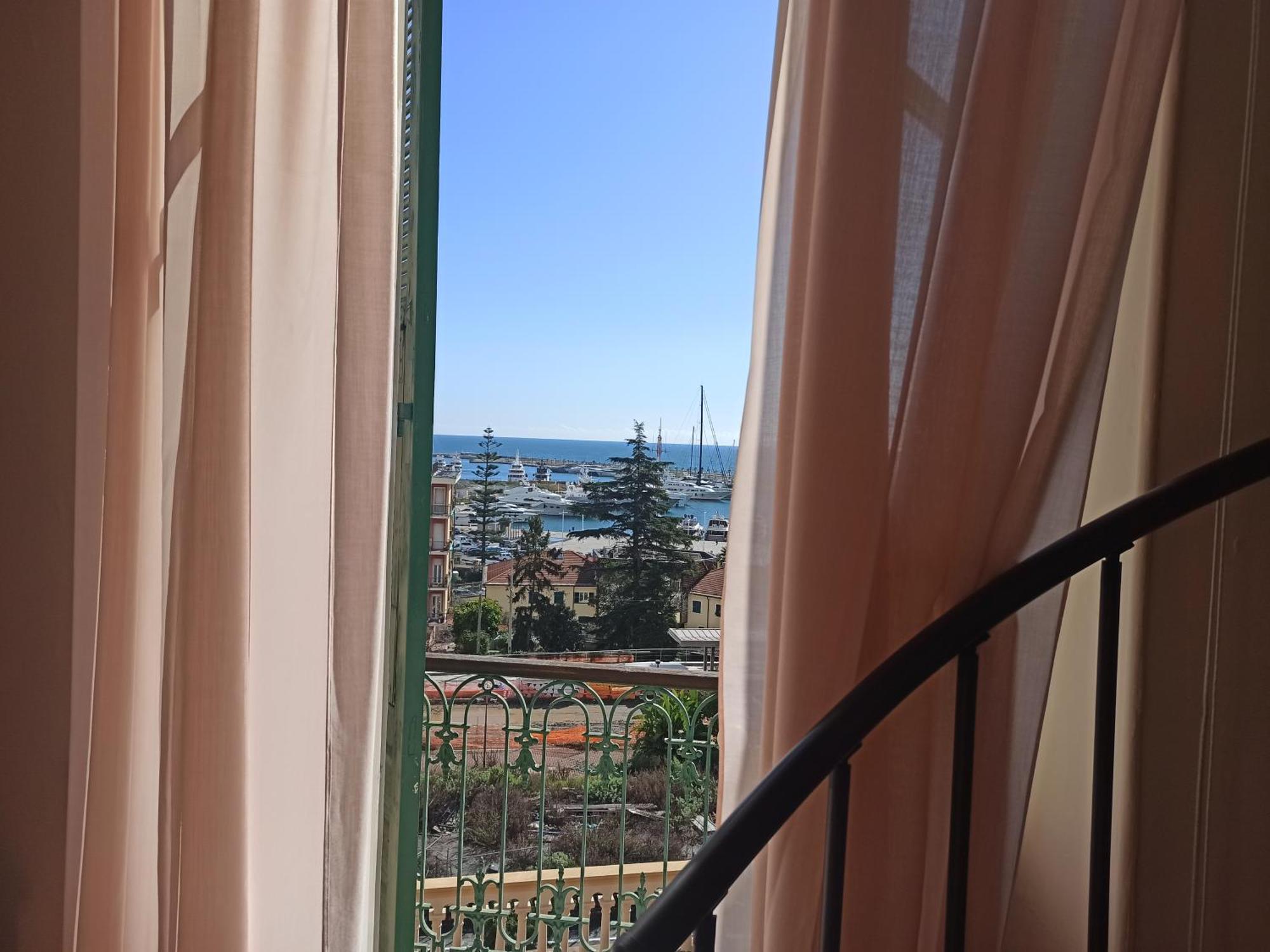 Hotel Miramare Imperia Chambre photo