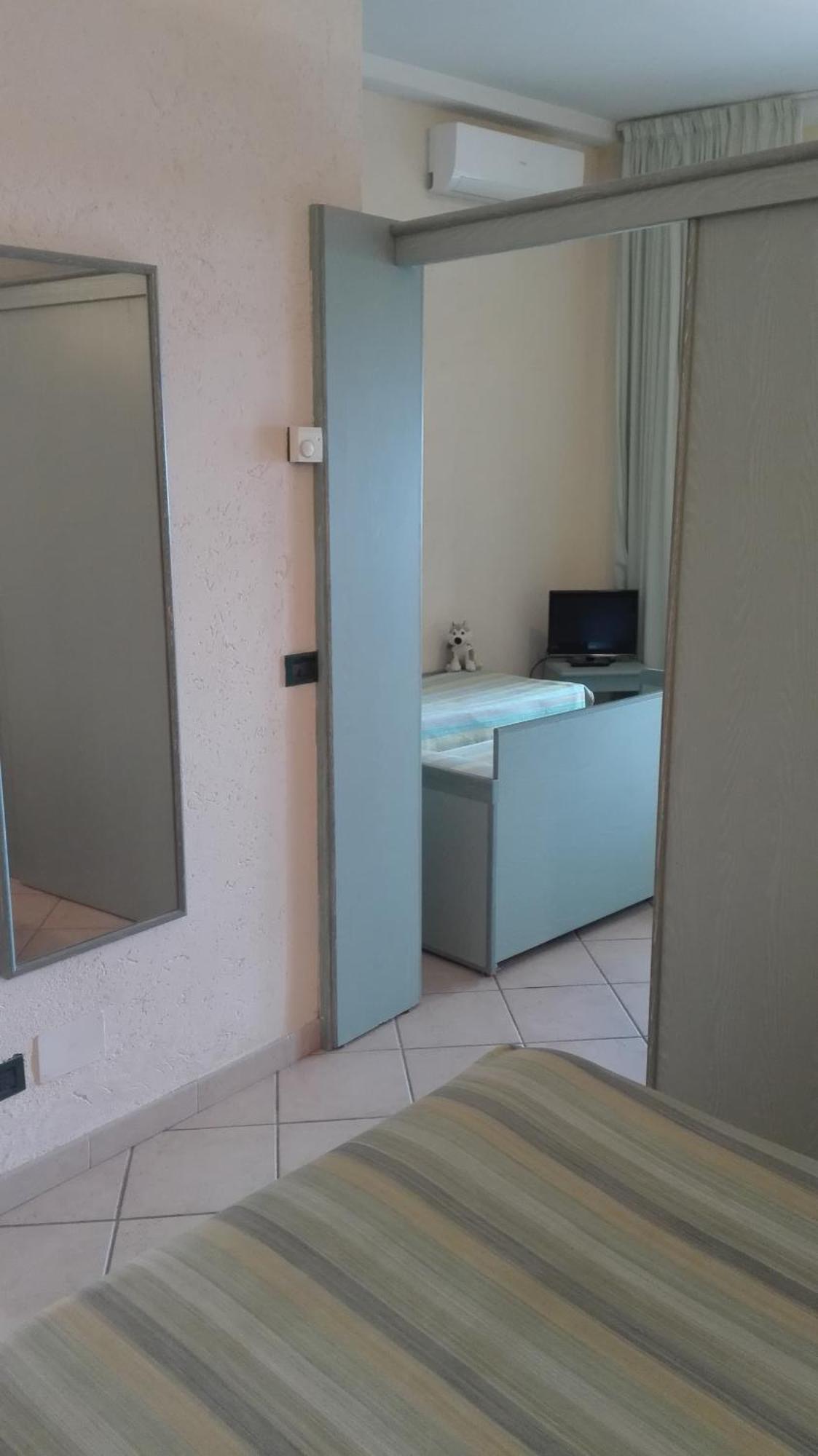 Hotel Miramare Imperia Chambre photo