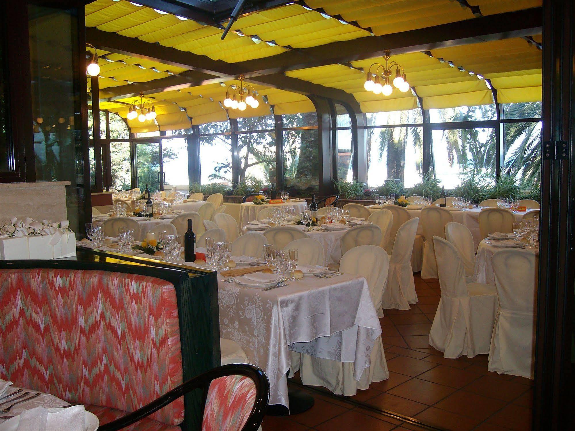 Hotel Miramare Imperia Extérieur photo
