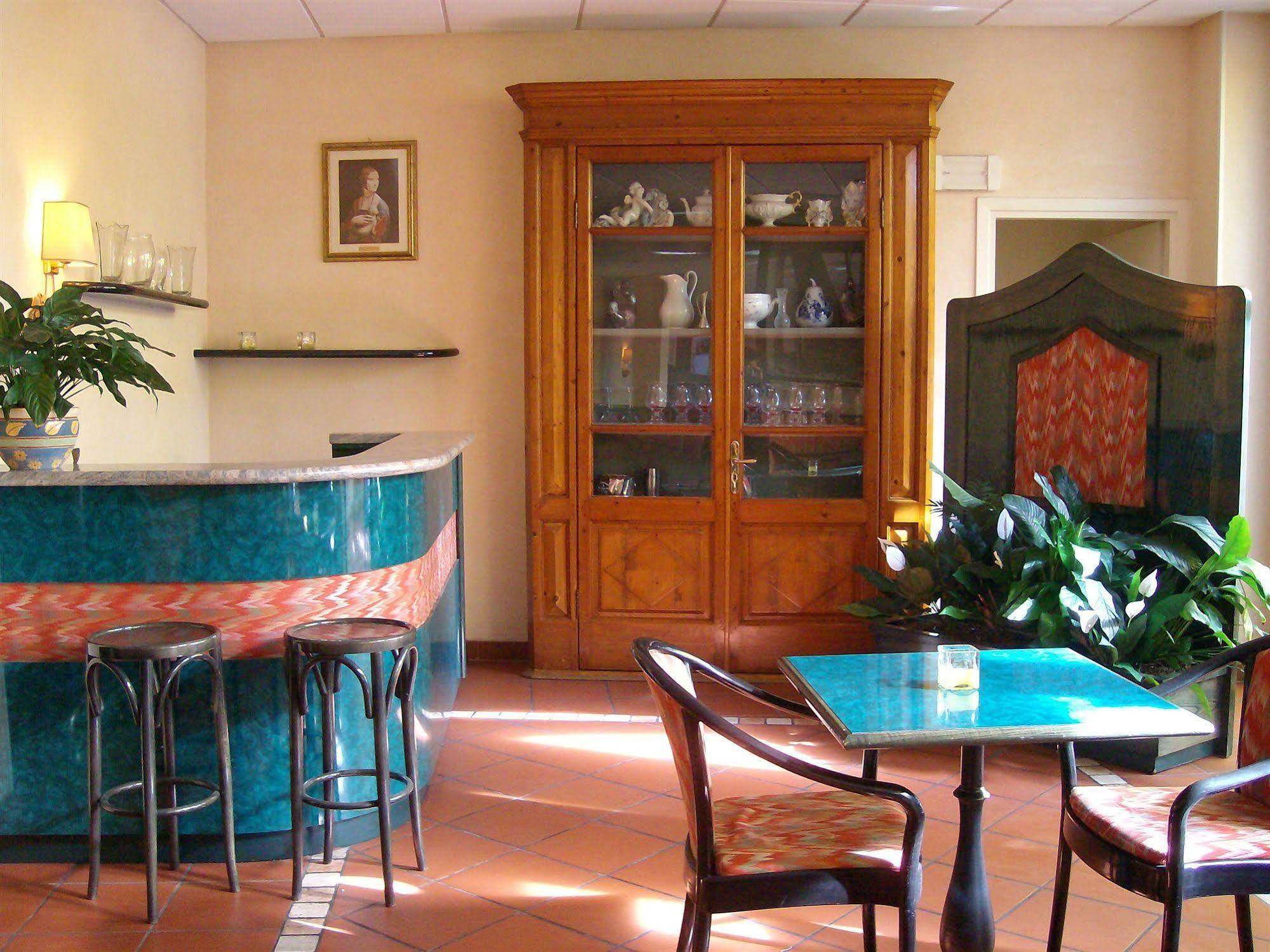 Hotel Miramare Imperia Extérieur photo