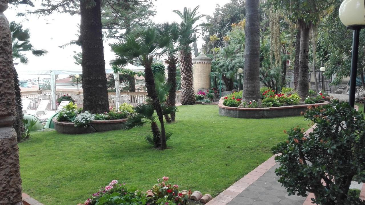 Hotel Miramare Imperia Extérieur photo