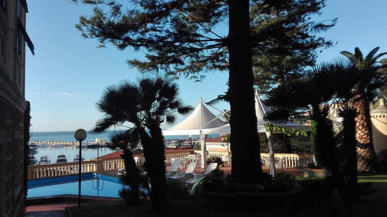 Hotel Miramare Imperia Extérieur photo