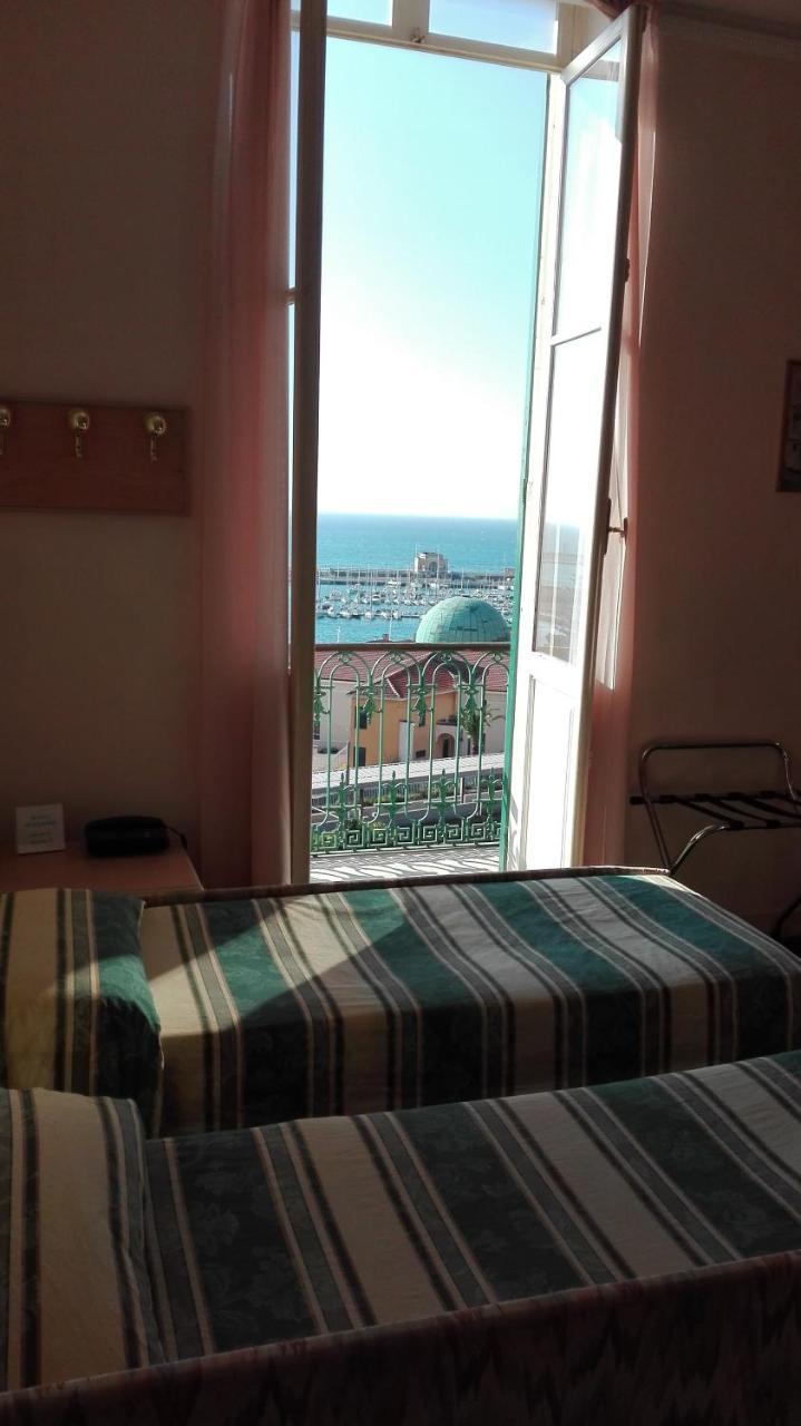 Hotel Miramare Imperia Extérieur photo
